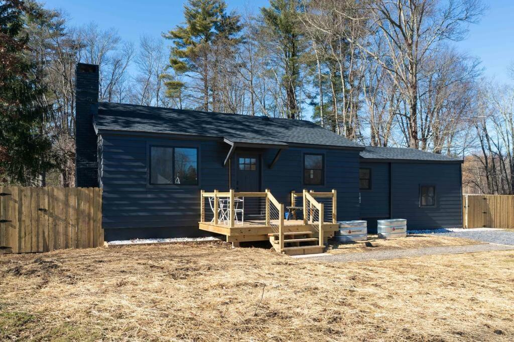 New Paltz Zen Wellness Cabin W/ Hot Tub Buitenkant foto